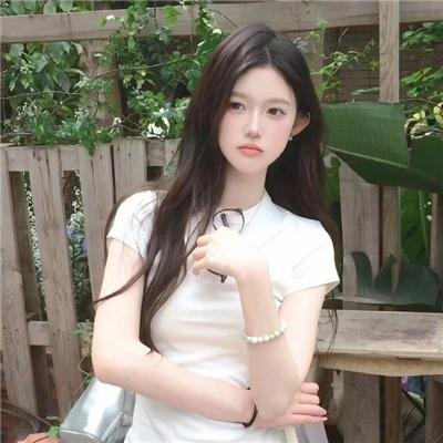 敦君与女朋友 封面