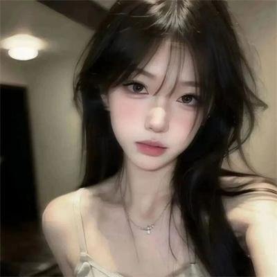 红衣小女孩 封面